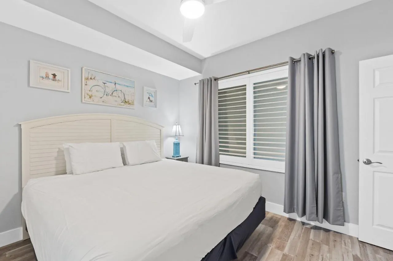 Holiday home Tidewater Beach Resort #1803 By Book That Condo Panama City Beach
